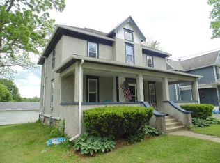 9 Pleasant St, Clifton Springs, NY 14432