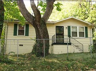 2nd image of 1713 McKinney Ave