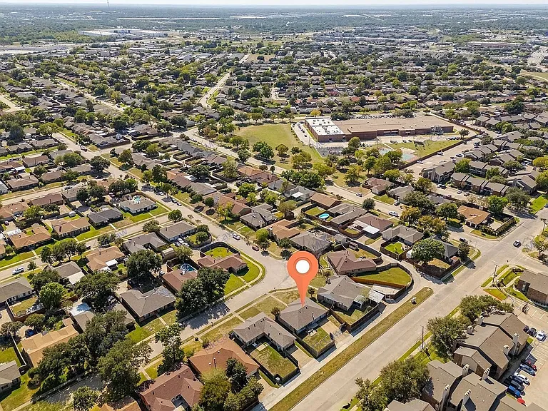 1029 Field Trail Dr — Photo 2