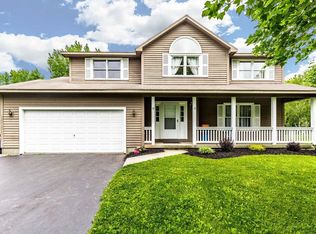9 Foxwood Dr, Baldwinsville, NY 13027