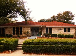 717 Rochelle Blvd, Irving, TX 75062
