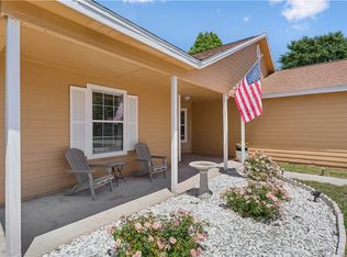223 Chestnut Ct, Kingsland, GA 31548