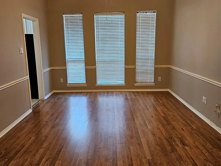 4434 Grove Park Dr — Photo 6