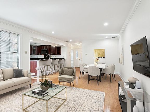 3rd image of 1500 W Esplanade Ave #20G