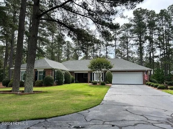 59 Manigault Place, Southern Pines, NC 28387