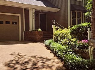 2304 Oxford Hills Dr, Raleigh, NC 27608