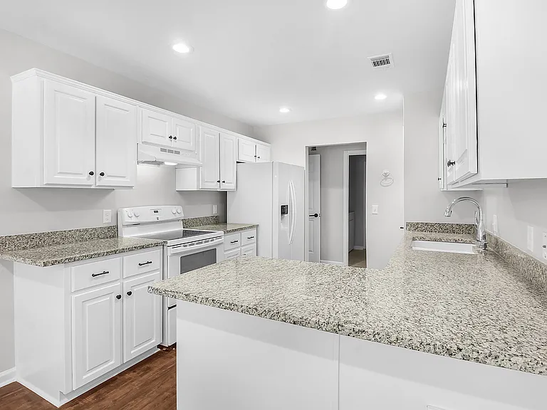 132 Pampas Dr — Photo 20