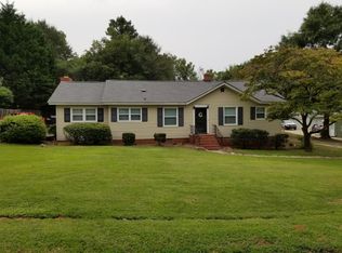 37 Holland St, Hartwell, GA 30643