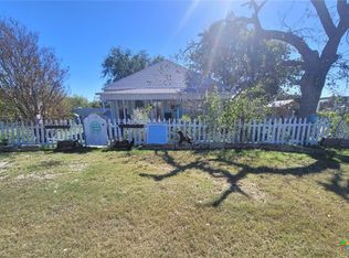 504 E Walnut St, Lometa, TX 76853
