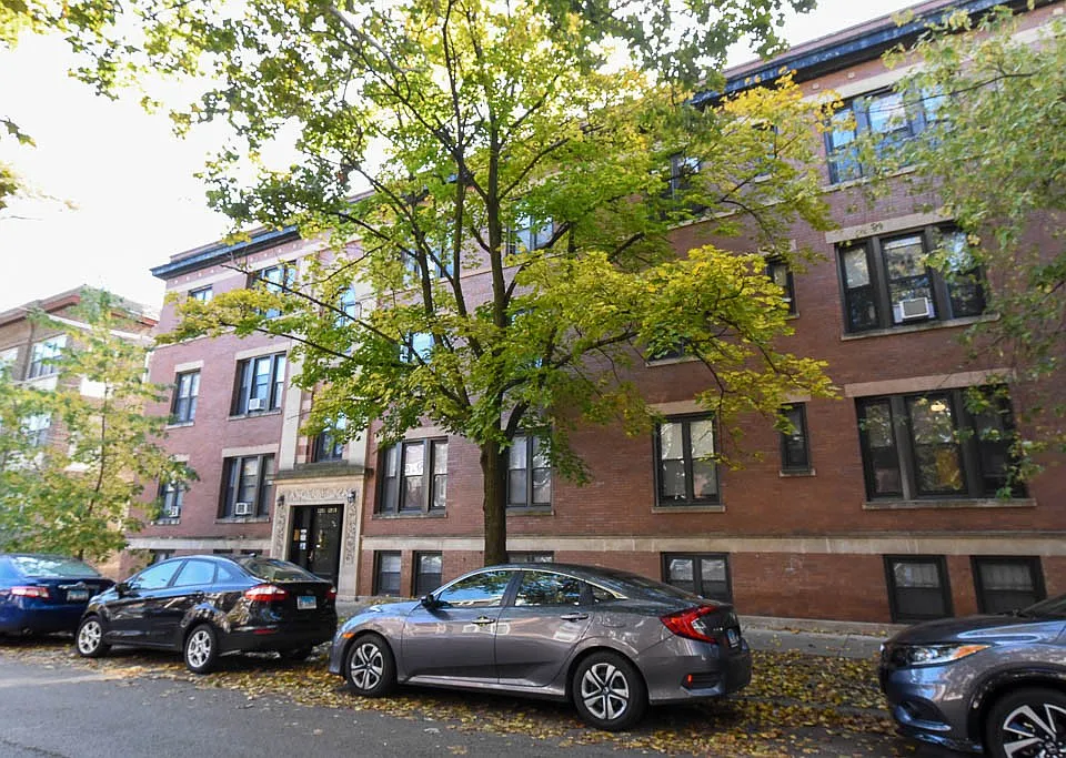 1251 W Rosemont Ave #4
