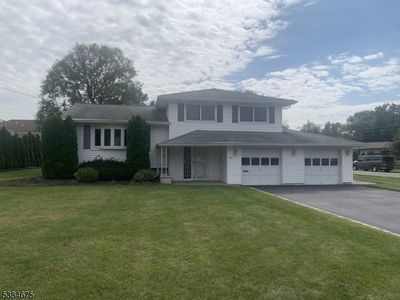 118 Schwin Drive, Clark, NJ, 07066