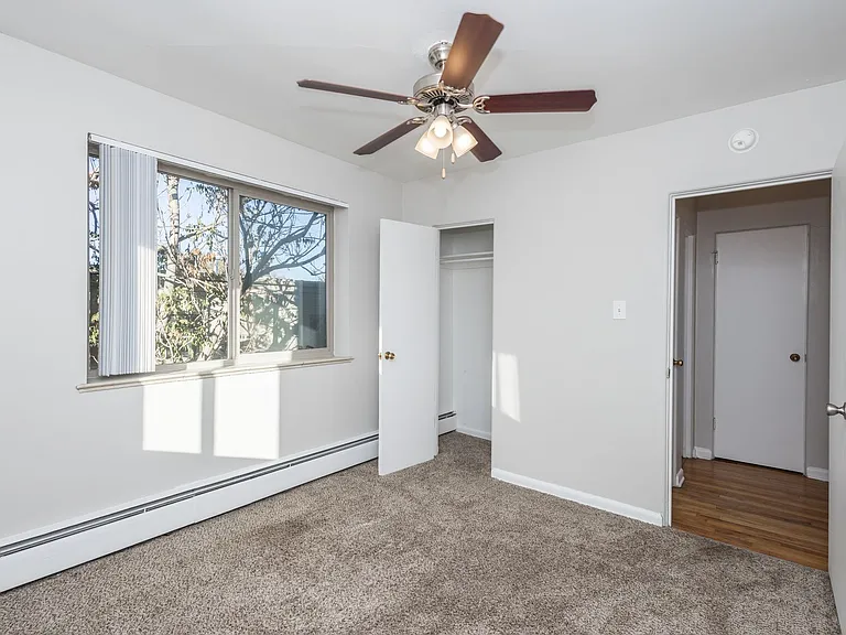 Jersey Apartments — Photo 25
