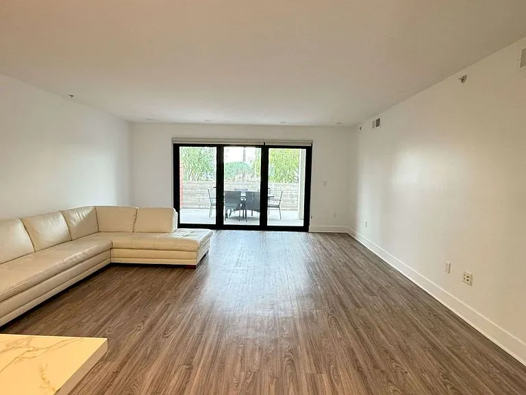 301 Ocean Ave — Photo 21