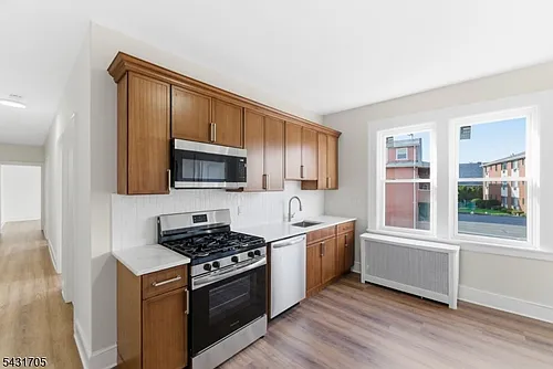 1 Bay Ave Photo 1