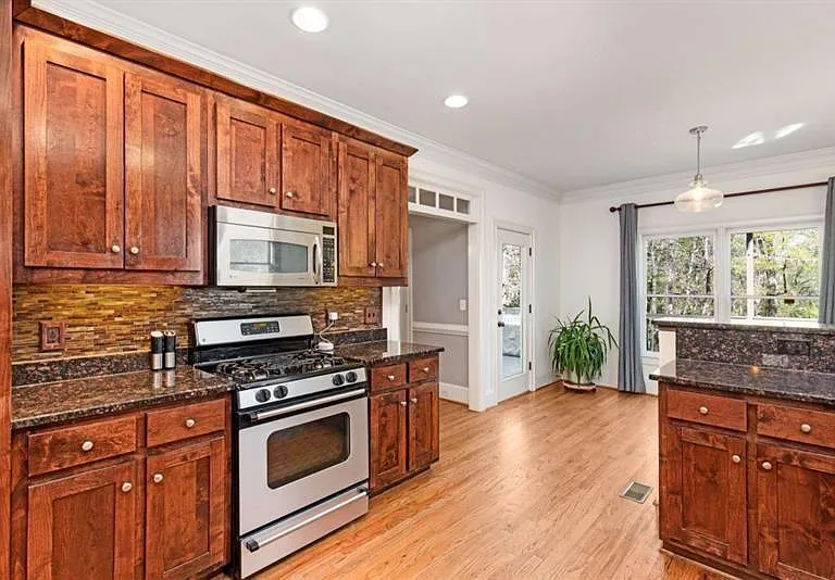 1390 Marion Walk SE — Photo 17