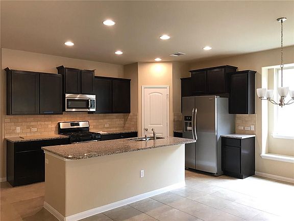 5th image of 2436 Merton Dr
