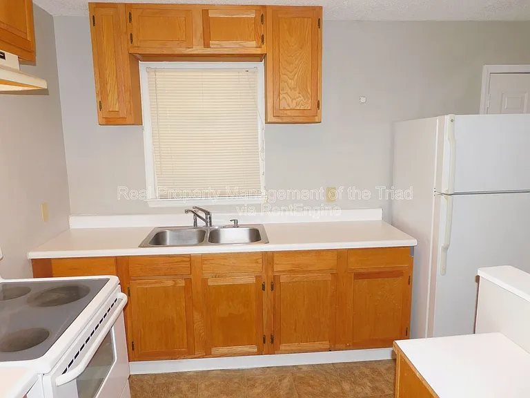 216 Matt Pl — Photo 5