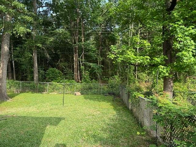 2nd image of 305 Robinhood Dr