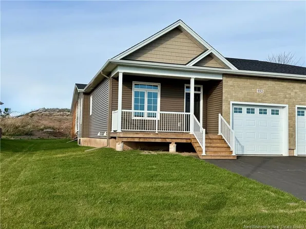 552 Royal Oaks Blvd, Moncton, NB E1H 3P5