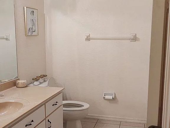 4th image of 1315 SW 47th Ter