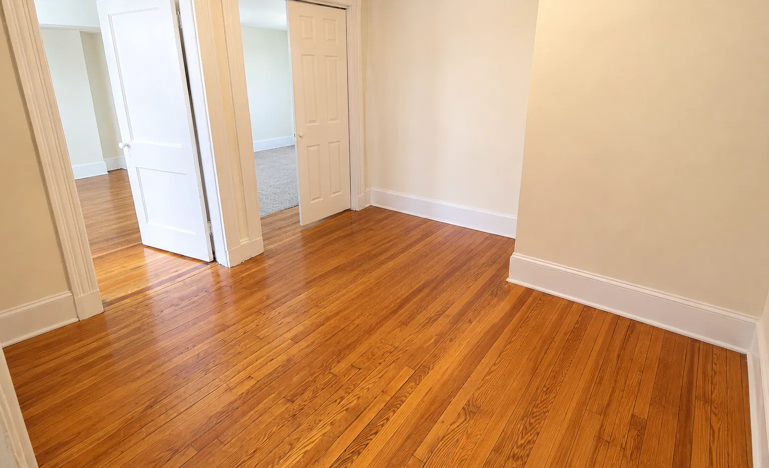 2 bed, 650 sqft, $2,200 — Photo 2