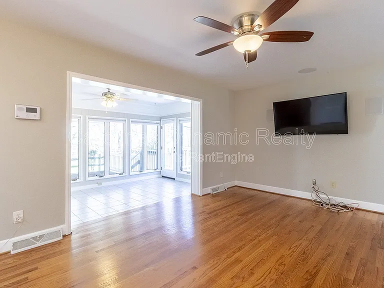 6618 Castlegate Dr — Photo 21