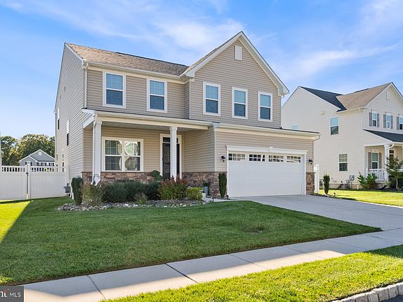 3rd image of 19 Circle Dr