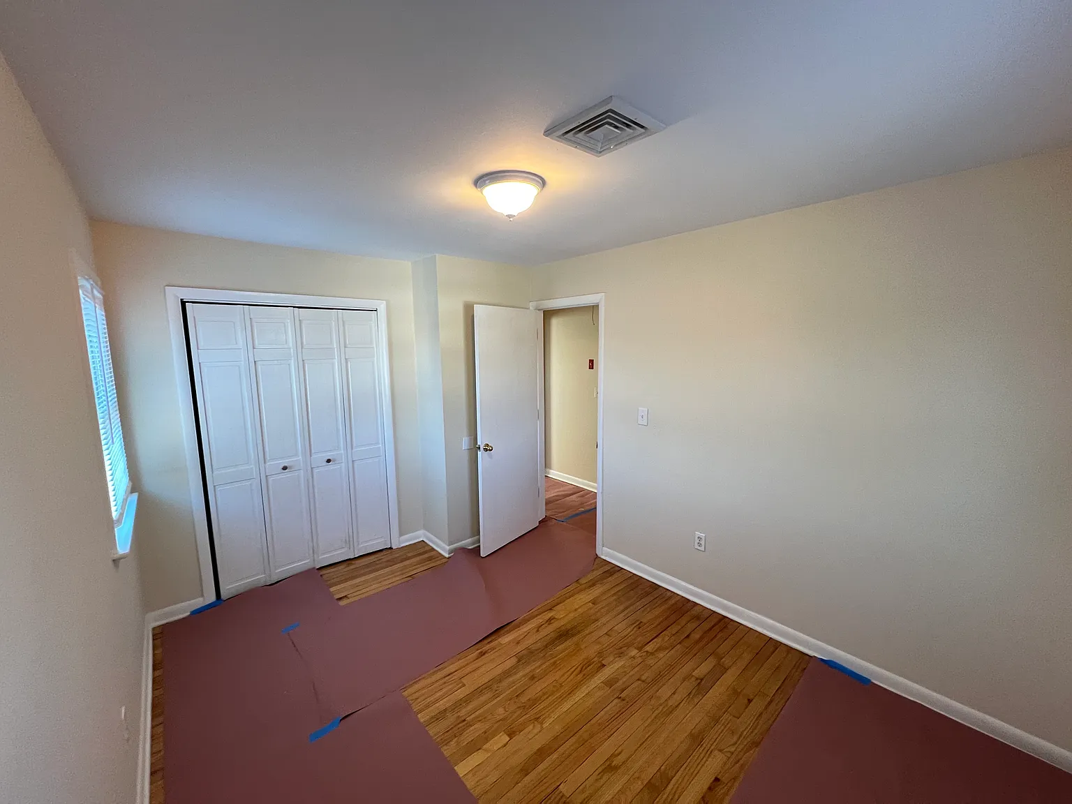 122 W Cedar St — Photo 3