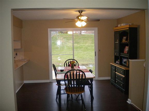 4th image of 24 Paul Ln