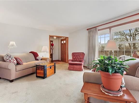 3rd image of 6419 NW Melody Ln