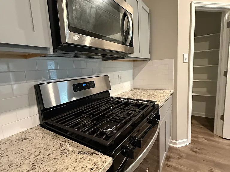 311 Broussard Hill Dr — Photo 2