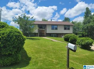 814 7th St SE, Graysville, AL 35073