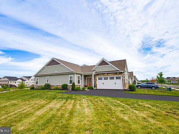 3rd image of 361 Meadow Rose Dr