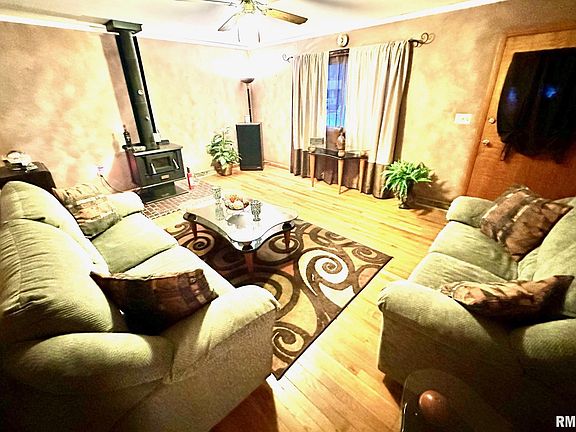 4th image of 413 Southville Dr