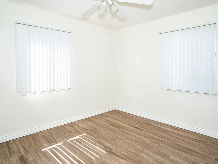 849 Emerald St — Photo 13