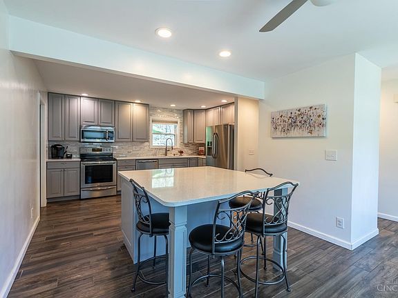 5th image of 2457 Sylmar Ct
