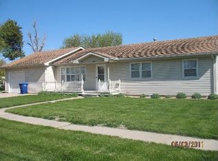 230 E 1st St, Wilber, NE 68465