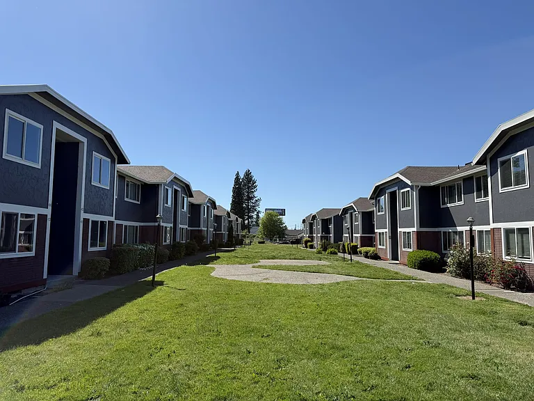 VILLAGE VICTORIAN APARTMENTS - YOUR HOME IS HERE! - UP TO 4 WEEKS FREE! — Photo 4