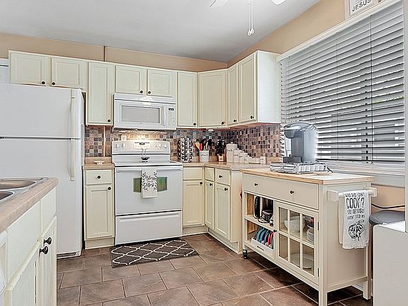 5th image of 1612 S Roosevelt Ave