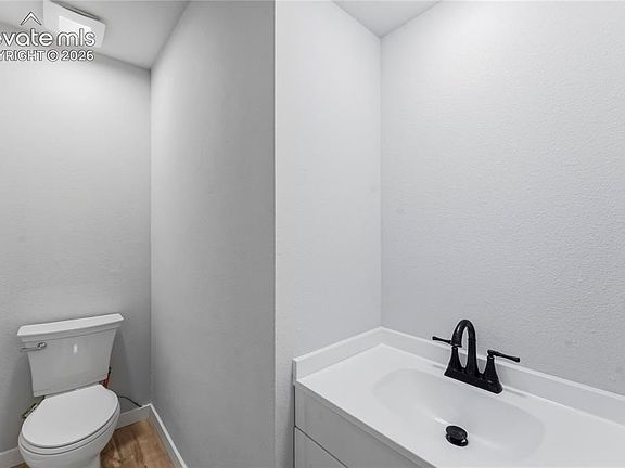 4th image of 935 Saturn Dr Unit 203
