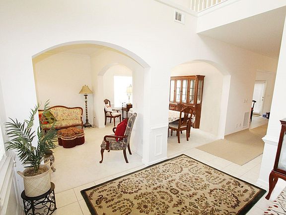 3rd image of 67 Rockridge Dr