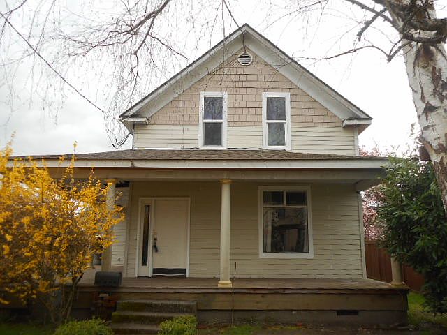 1st image of 109 9th St NW
