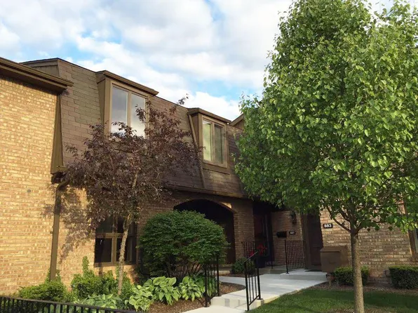 879 Greenhills Dr, Ann Arbor, MI 48105