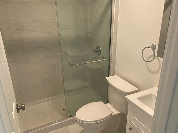 4th image of 2426 Bryant St #F