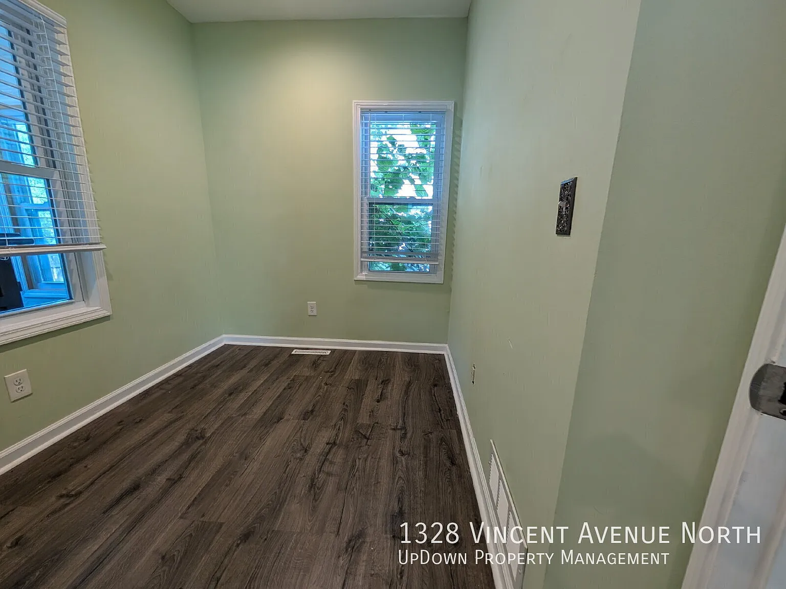 3BR/2BA Home with Detached Garage + Spa-Style Jetted Tub — Photo 4