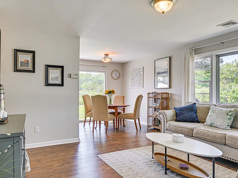 25 Seatuck Ln — Photo 7