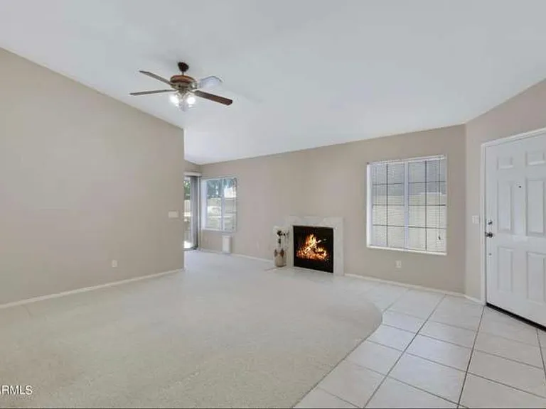 1075 N Saguaro St — Photo 4