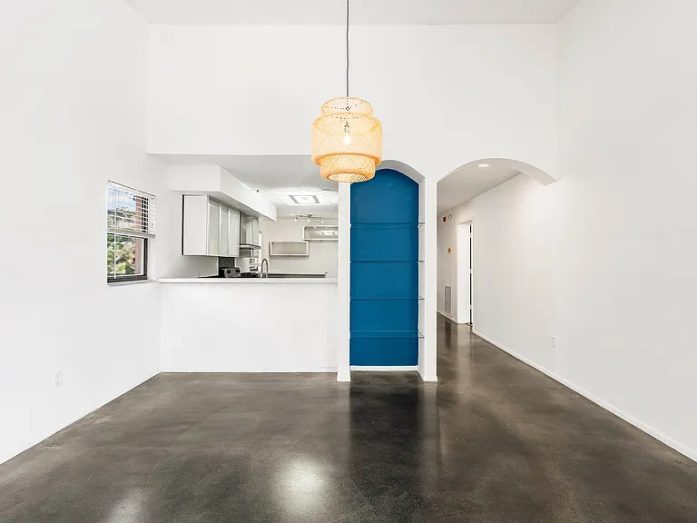 800 Hudson Ave #303 — Photo 10