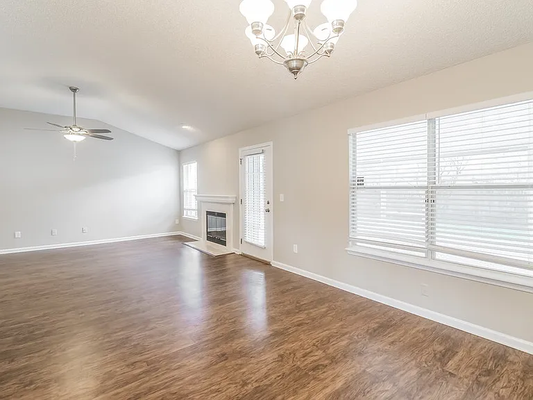 338 Wildberry Ct — Photo 6
