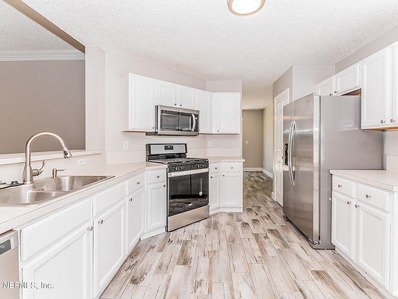 4th image of 11359 HENDON Drive